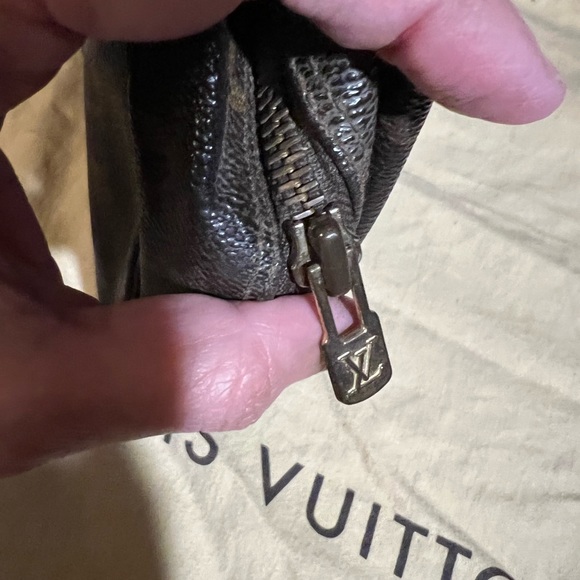 Louis Vuitton Cosmetic Pouch - Picture 3 of 3